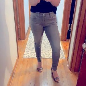 Express - Mid Rise Light Gray Skinny Jeans 4S